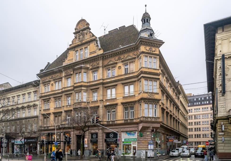 Andrassy Grandeur With Indoor Parking Apartman Budapest Kültér fotó