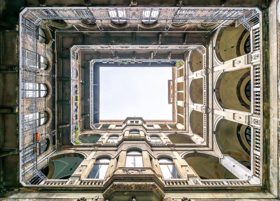 Andrassy Grandeur With Indoor Parking Apartman Budapest Kültér fotó